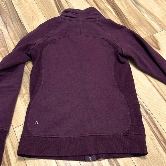 Lululemon women’s Jacket 6 - Picture 5 of 7